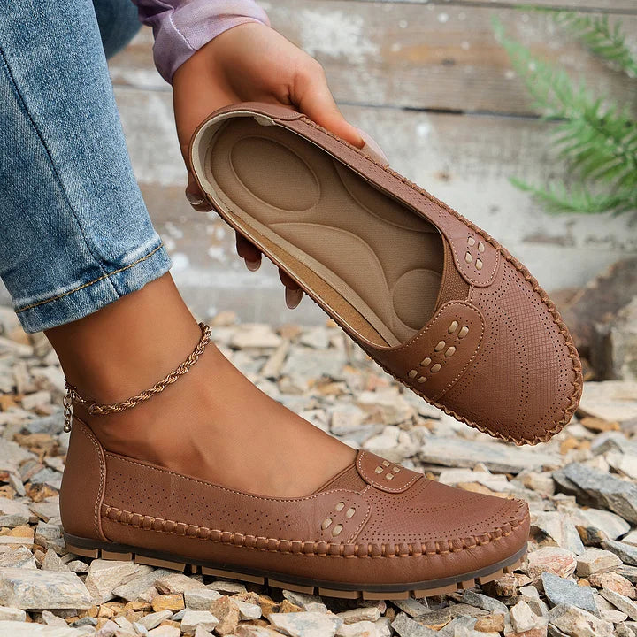 Brown / 11