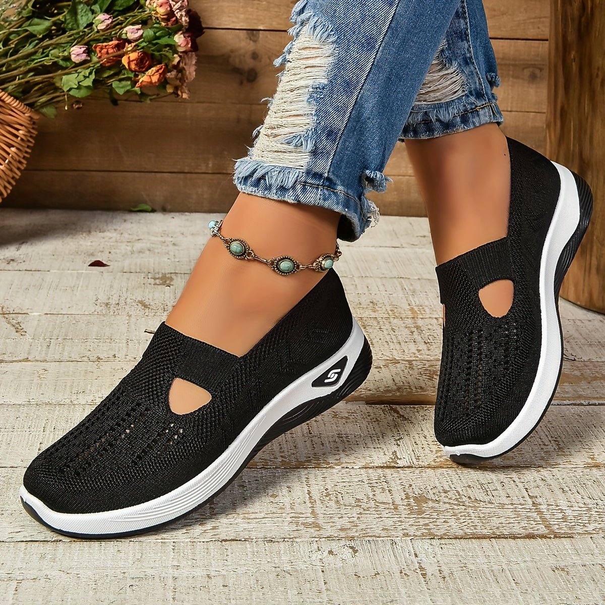 Black / 12