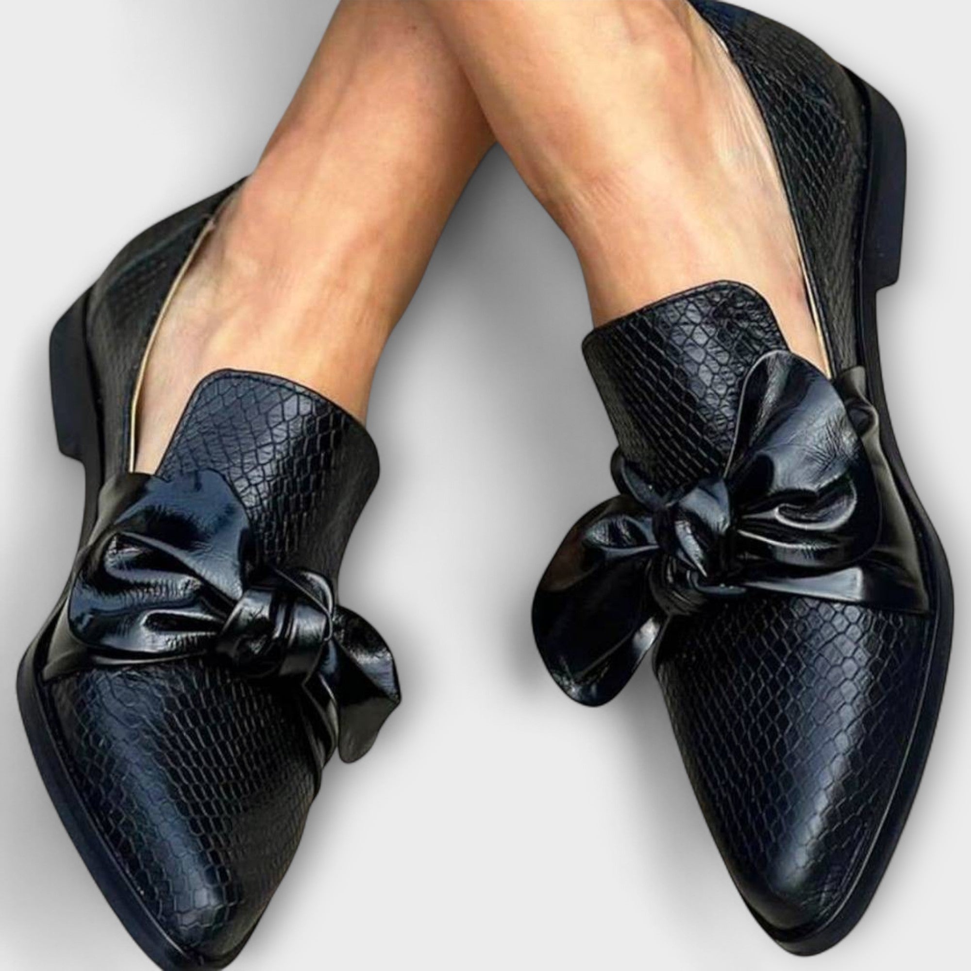Black / 11