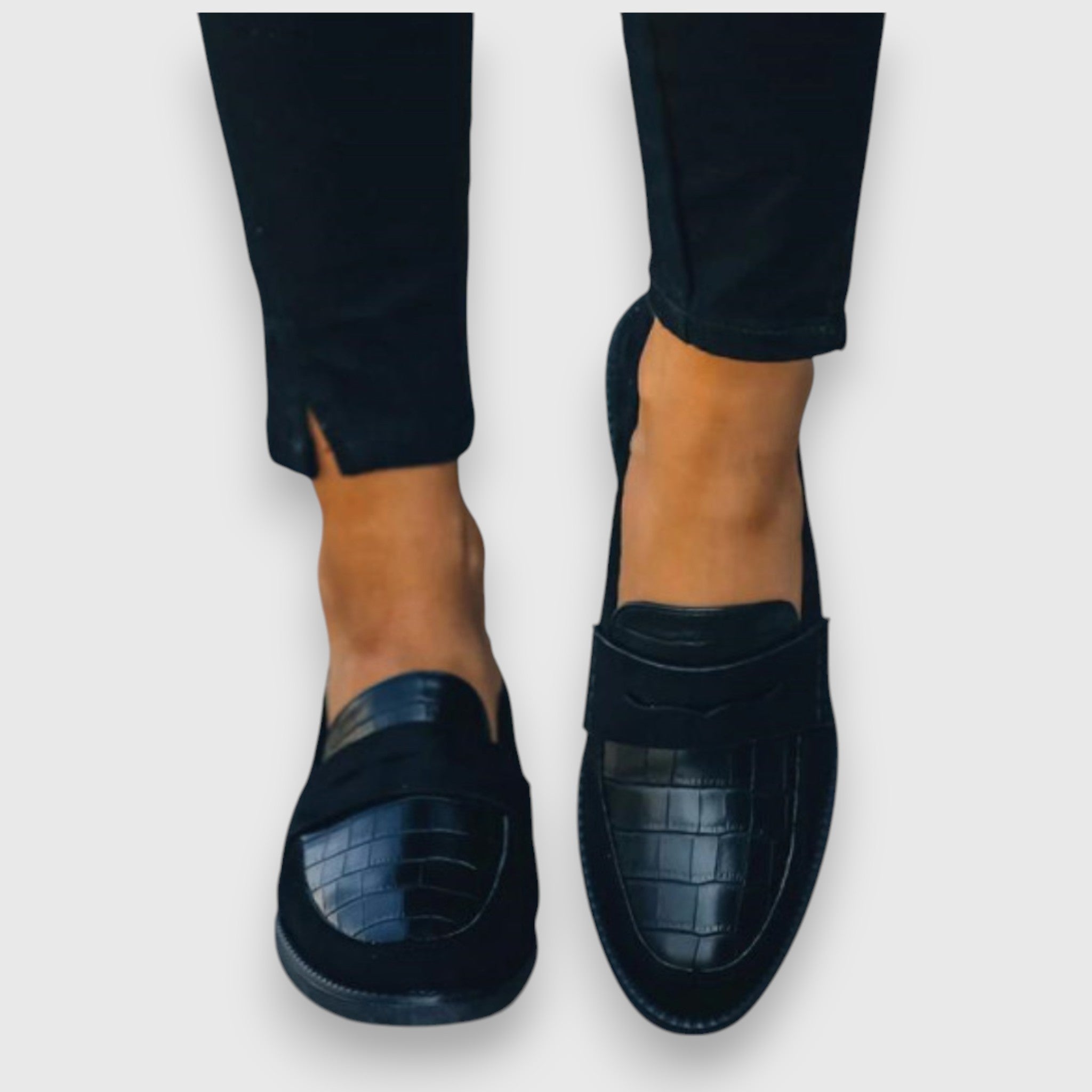 Black / 10.5