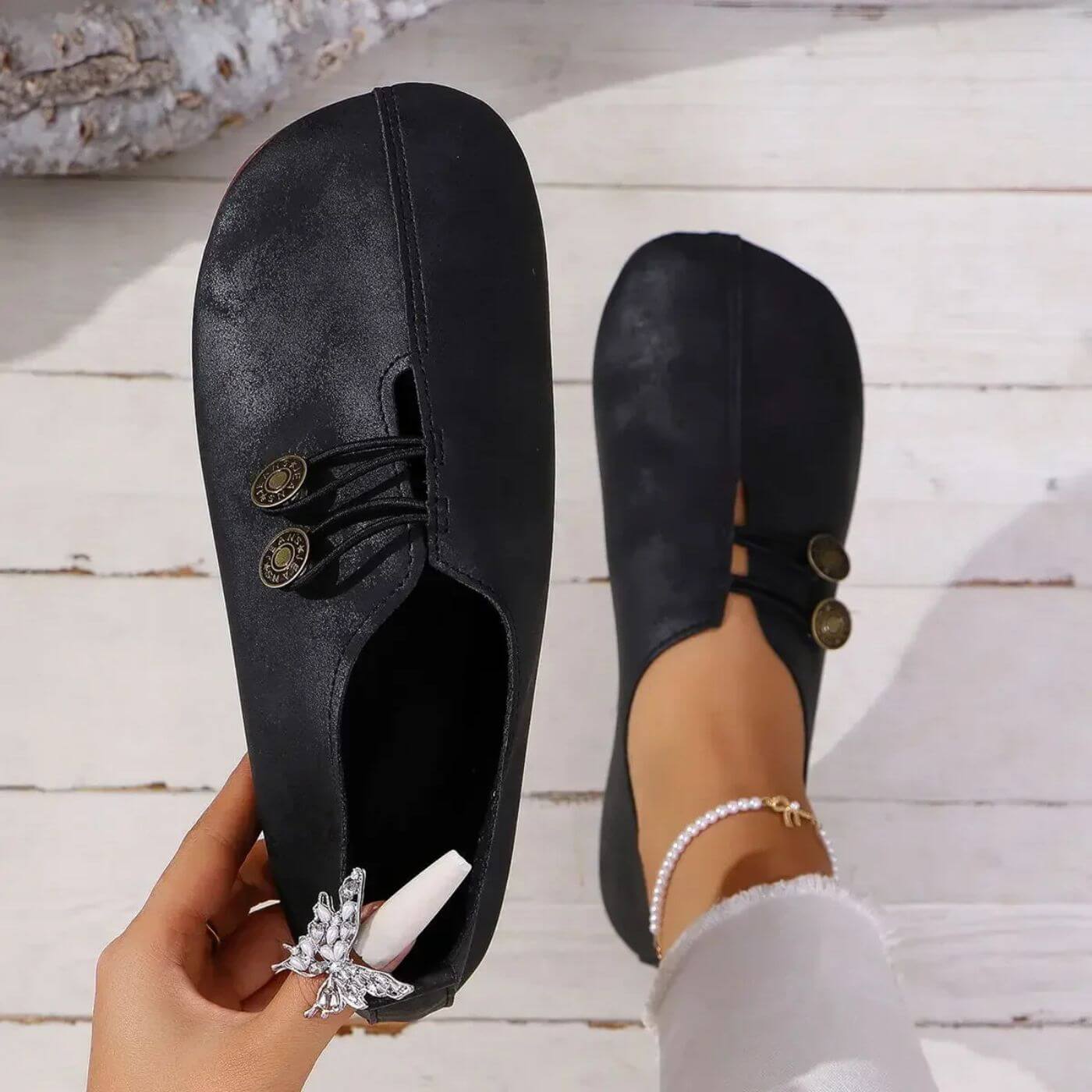 Black / 11