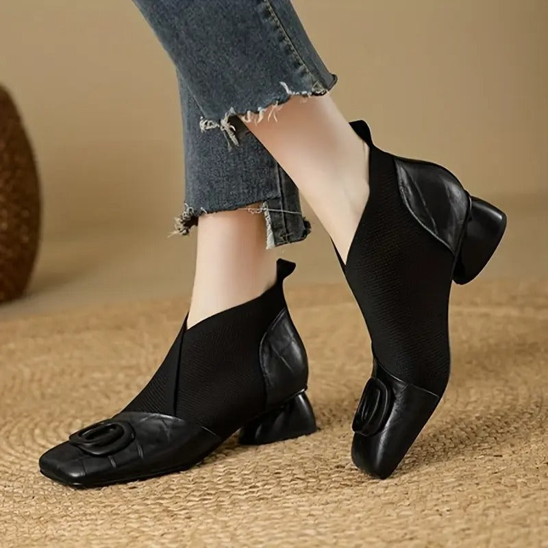 Black / 12